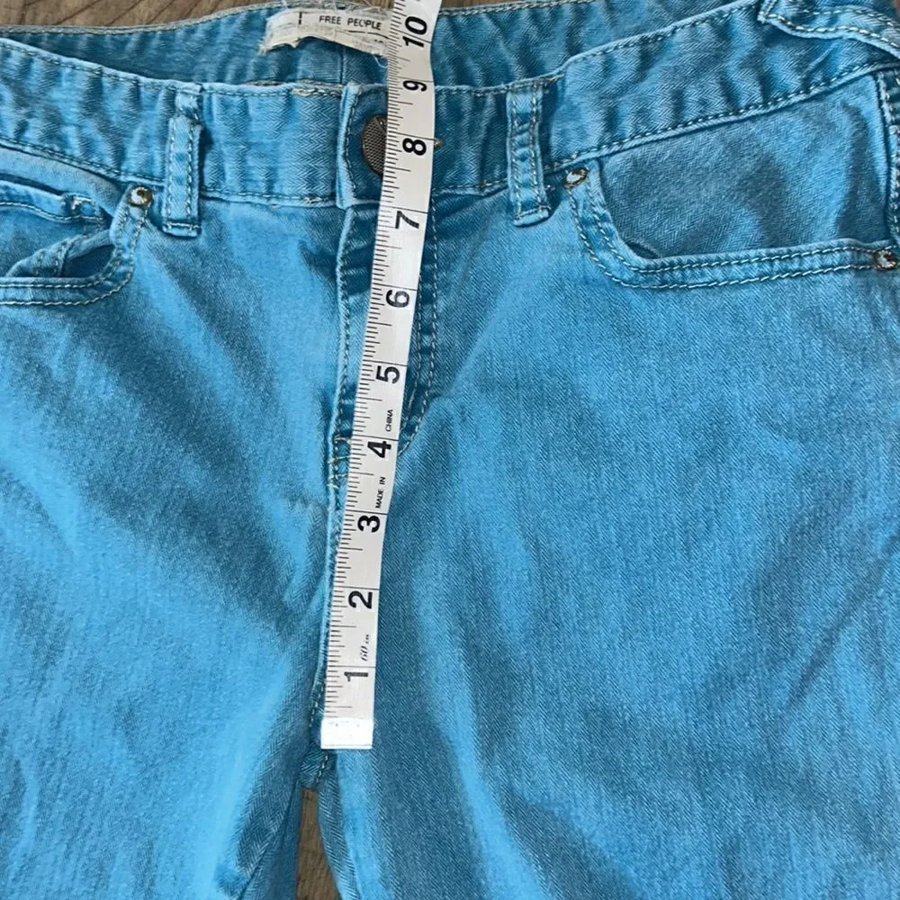 🌞 Free 🇺🇸 People Lagoon Blue Cropped 5 Pocket Denim Jeans 👖 Pull Up Straps!